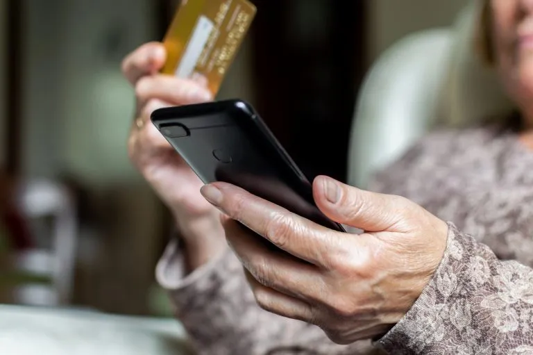 Apostas on-line podem levar idosos ao endividamento e a problemas de saúde mental Fonte: Agência Câmara de Notícias
