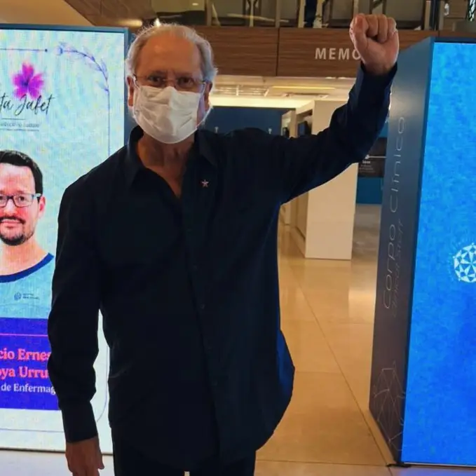 19 de maio de 2026 - José Dirceu compartilhou imagem saindo do hospital em suas redes sociais. Foto: Reprodução/Instagram