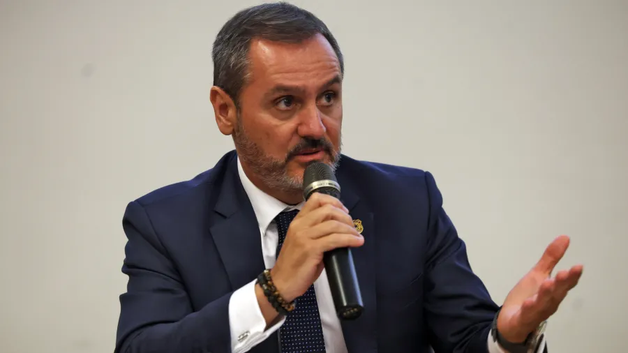 O Diretor Geral da Polícia Federal, Andrei Rodrigues Imagem: Antonio Cruz/Agência Brasil… - Veja mais em https://noticias.uol.com.br/colunas/natalia-portinari/2026/05/24/pf-e-receita-tem-que-trabalhar-juntas-e-preservar-provas-diz-diretor-da-pf.htm?cmpid=