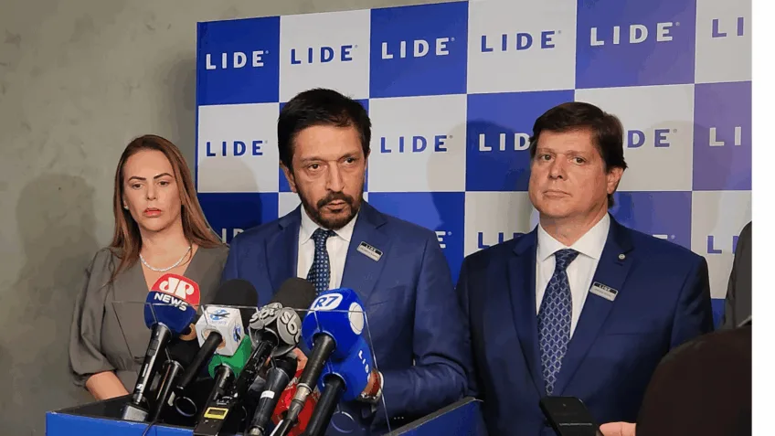 Nunes disse que em 2 semanas do mês pode haver a redução se a mudança for imediata; na imagem, Nunes está ao lado de sua mulher Regina Nunes e de Baleia Rossi, presidente do MDB ... Leia mais no texto original: (https://www.poder360.com.br/poder-brasil/n