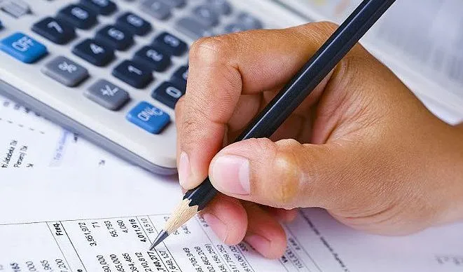 As projeções para a economia brasileira constam no Boletim Focus, divulgado pelo Banco Central Foto: Agência Brasil