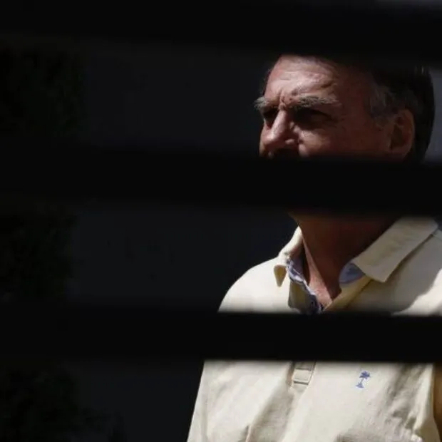 Apreensão de arma pode influenciar análise sobre prisão domiciliar de Bolsonaro