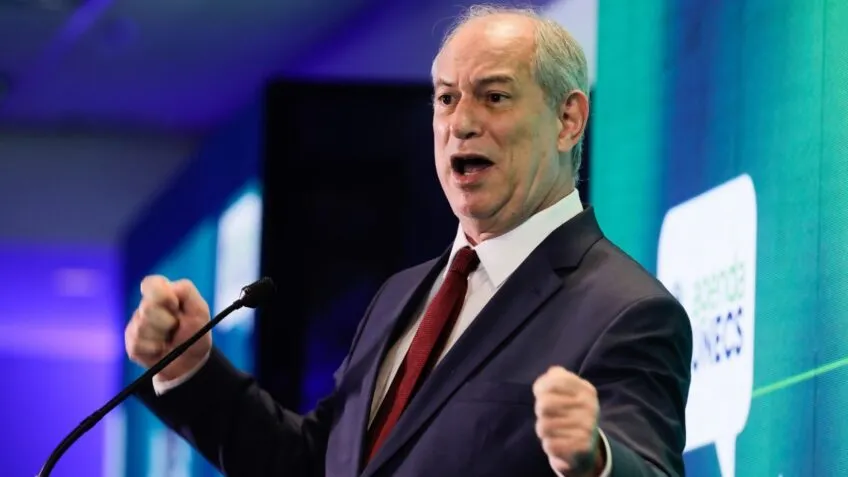 Ciro Gomes diz que Lula e Bolsonaro são “rigorosamente iguais”