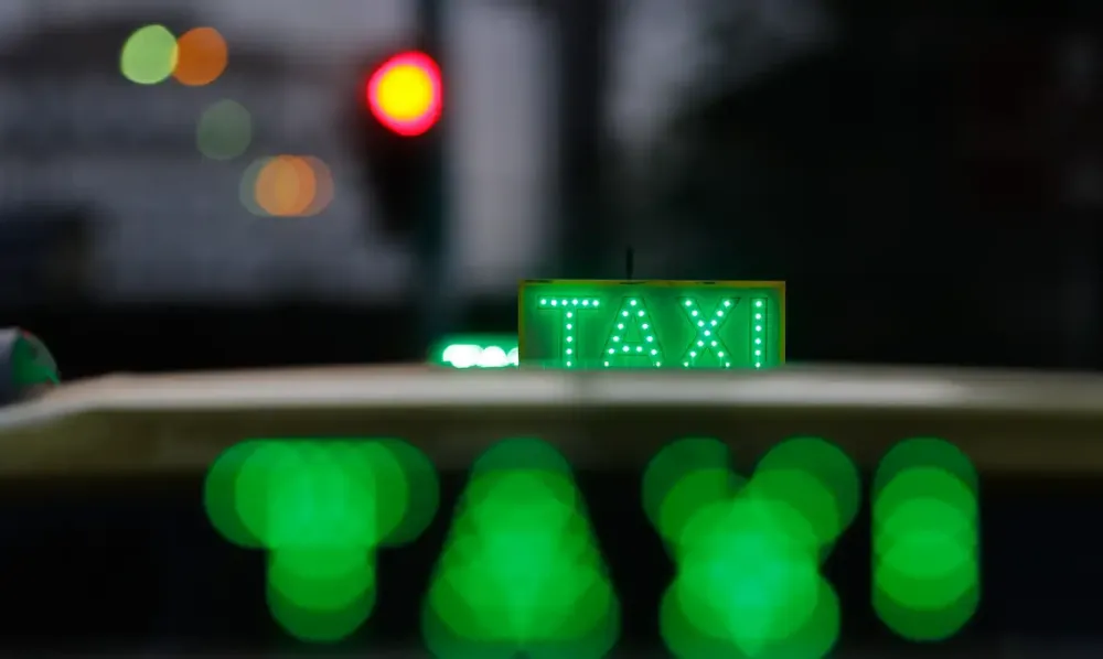 Motoristas de aplicativos e taxistas já podem solicitar financiamento de veículos